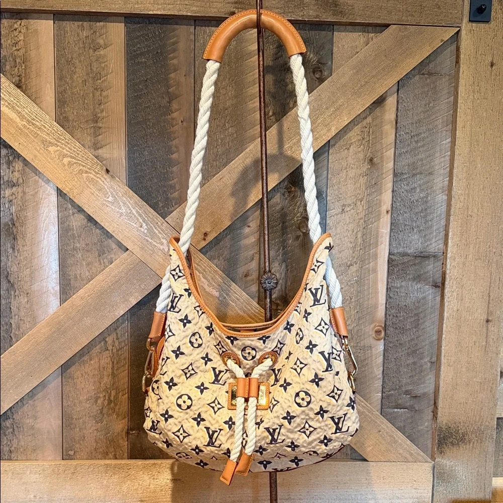 Louis Vuitton limited edition Monogram Cruise Bulles MM Bag - Picture 1 of 12